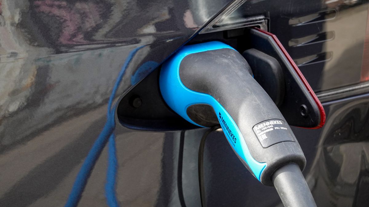 Choosing the right electric car for UK commutes